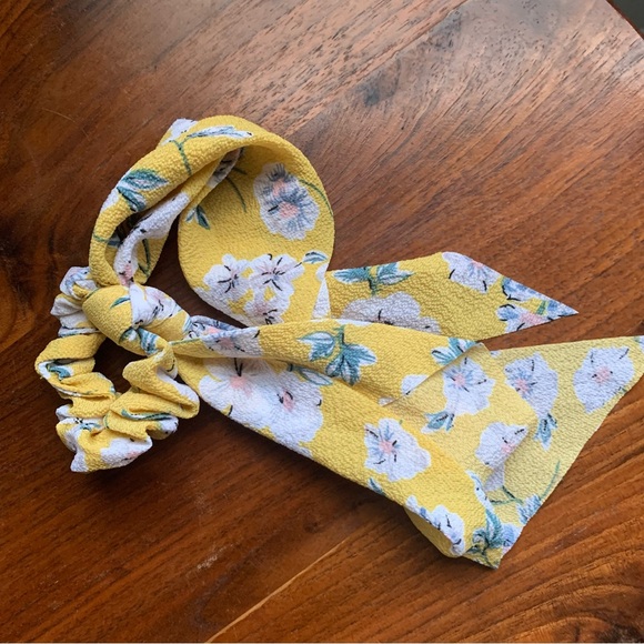 Women's Scrunchie Scarf Multicolor Set - Picture 3 of 5